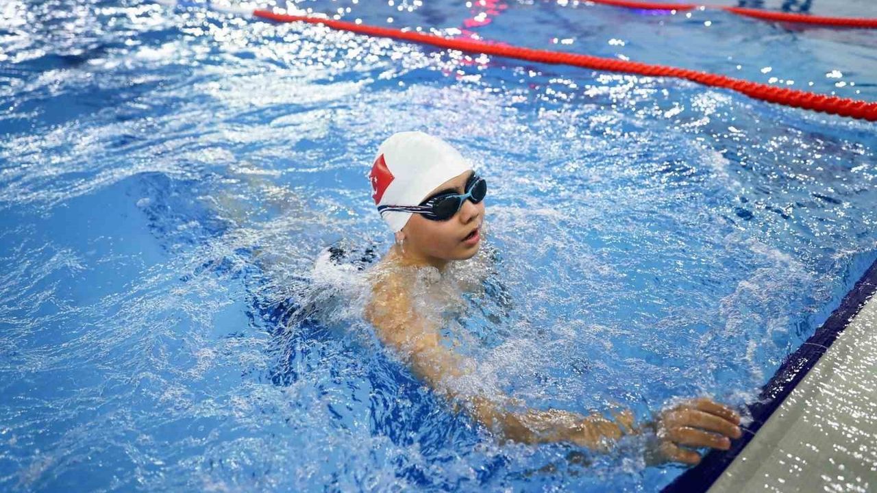 Aliağa'nın Yarı Olimpik Havuzları İzmir'de Su Sporlarının Merkezi Oldu