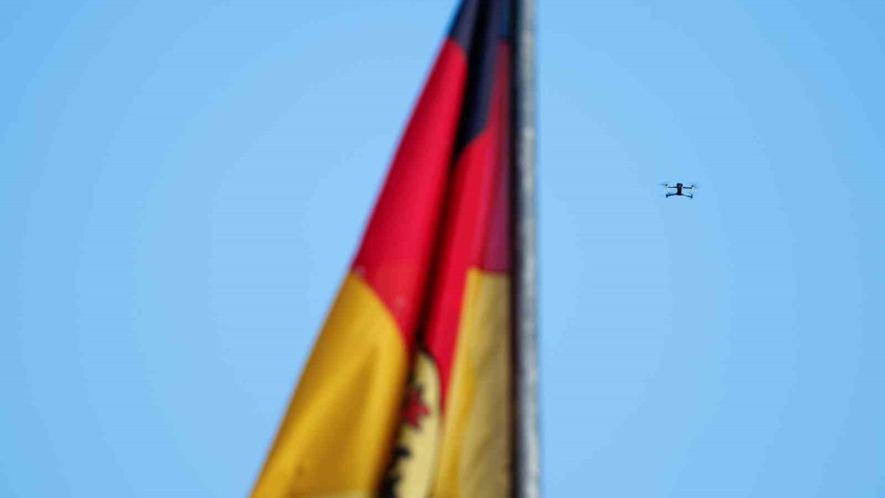 Almanya polisine dron tehdidine 80 milyon euro ödenek