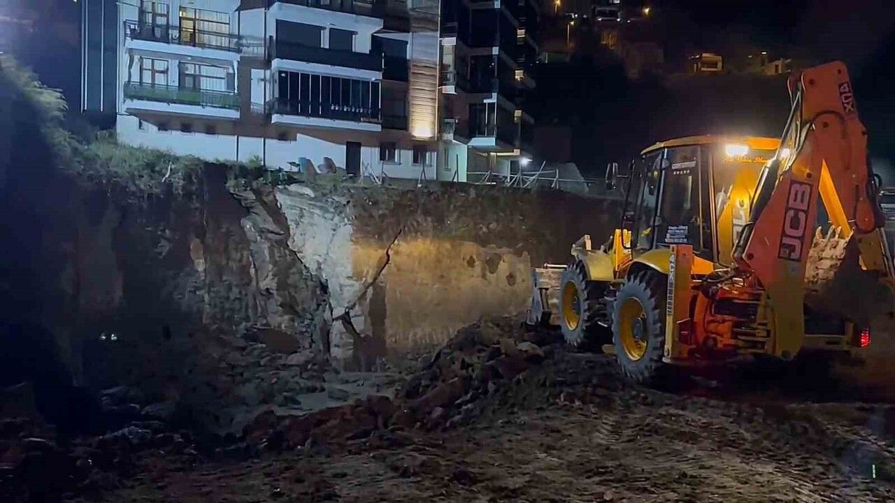 Amasra’da İnşaat Alanında Gece Göçüğü: Tahliyeler ve Dolgu Çalışması Başladı