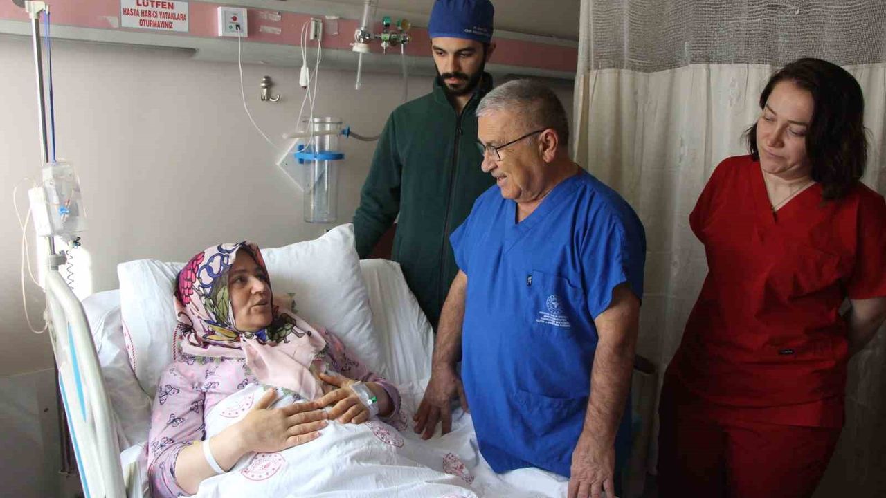 Amasya'da 2 Ayda '9 Aylık Hamile' Gibi Büyüme: Karnından 8,5 Kg Kitle Çıkarıldı