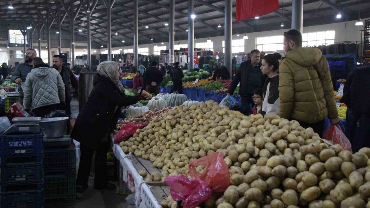 Amasya'nın Tek Kadın Pazarcısı: Çocuk Gelişimci Şahsenem Gelir