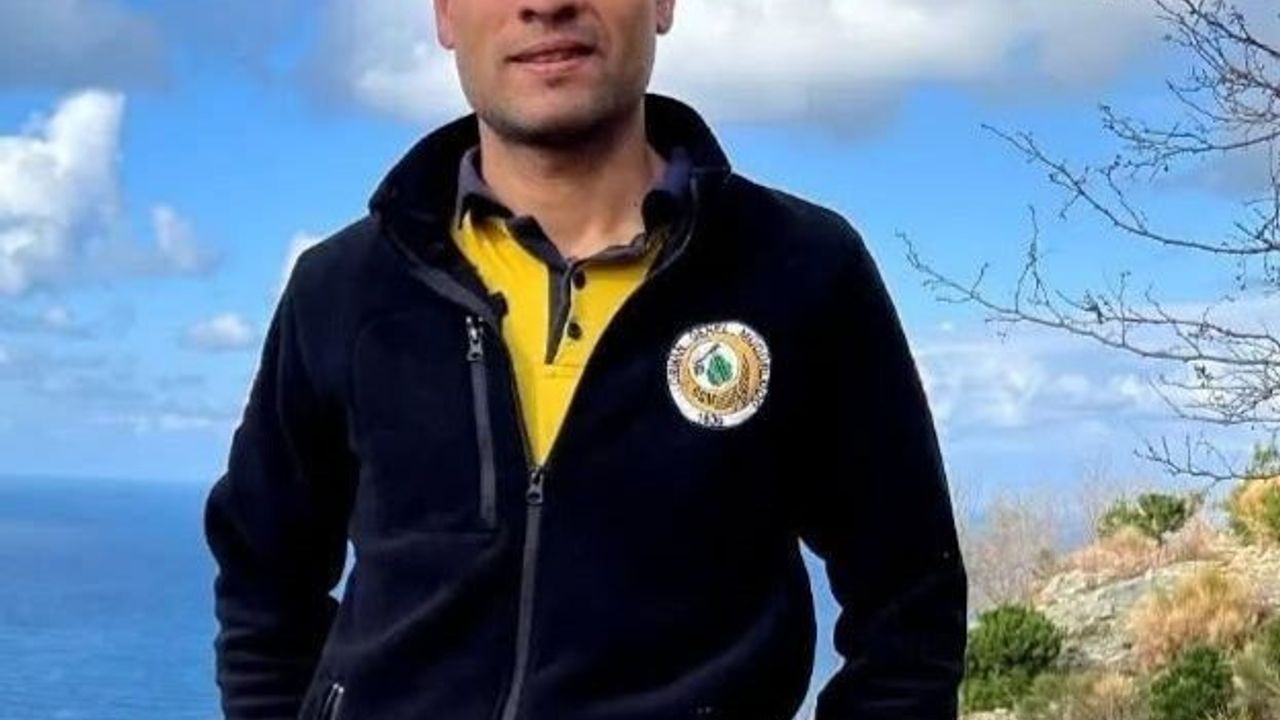 Anamur'da Otomobil Bariyere Çarptı: Sürücü Yaşamını Yitirdi