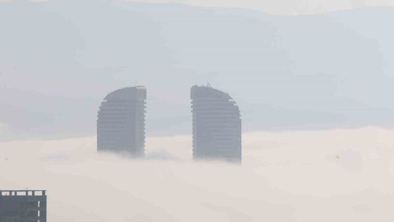 Ankara Çankaya'da Yoğun Sis: Görüş 2 Metreye Düştü