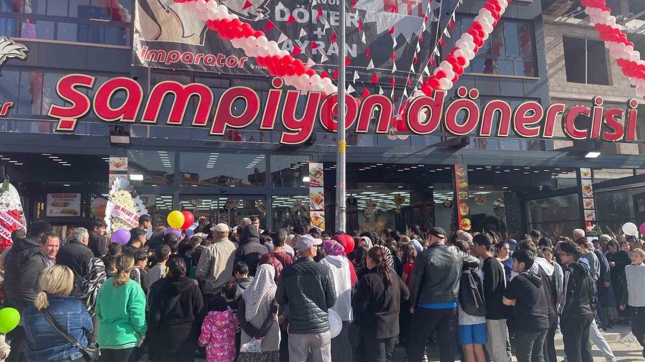 Ankara Keçiören'de Açılışa Özel: Ekmek Arası Tavuk Döner ve Ayran 1 TL