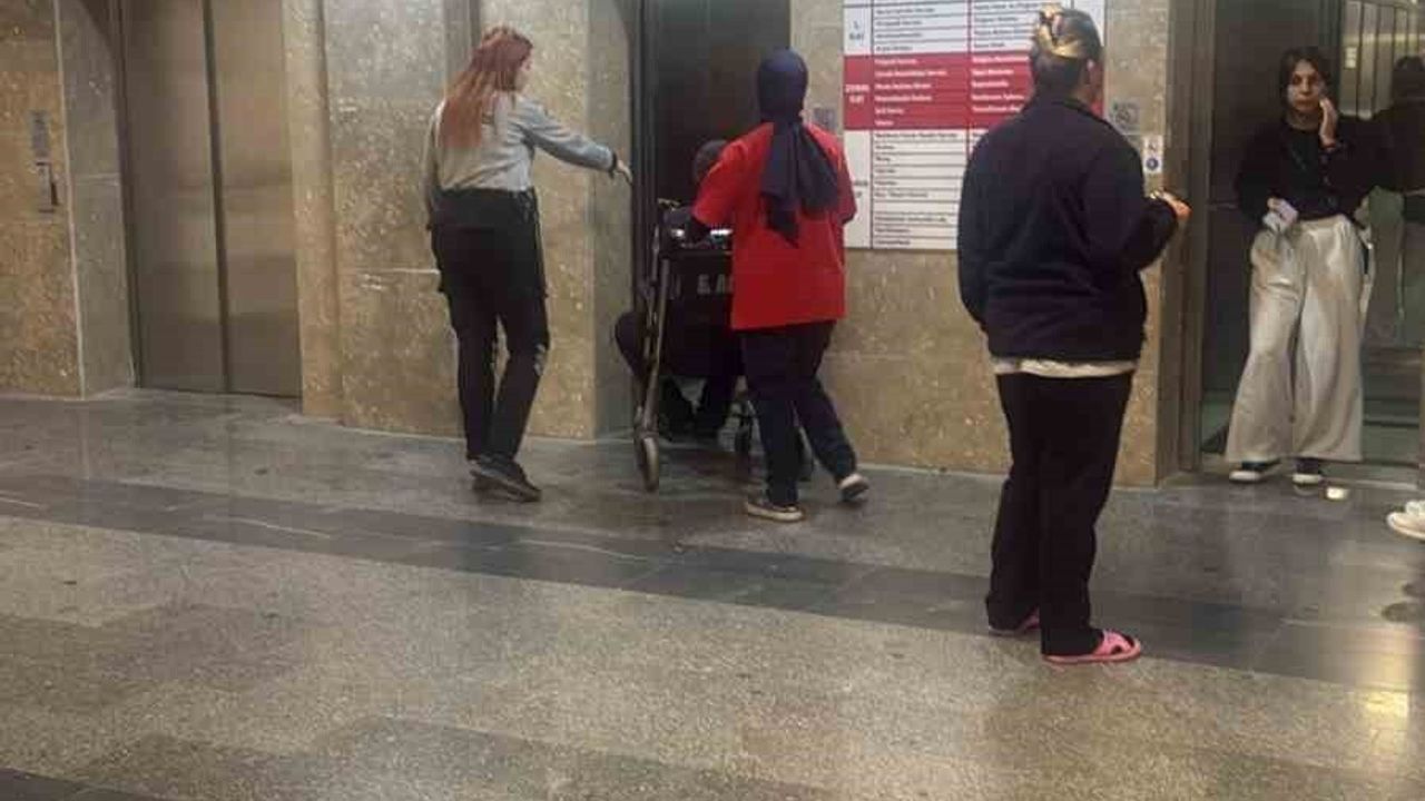 Ankara Sincan'da 120 İşçi Gıda Zehirlenmesi Şüphesiyle Hastanelik