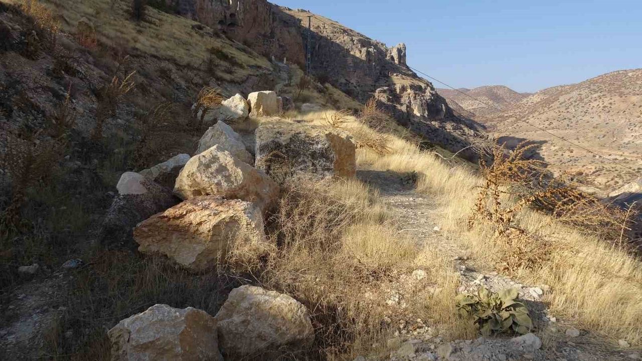 Ansır Mağaraları 'Korku Mağarası'na Döndü: Yazıhan'da Kayalar Tehlike Saçıyor