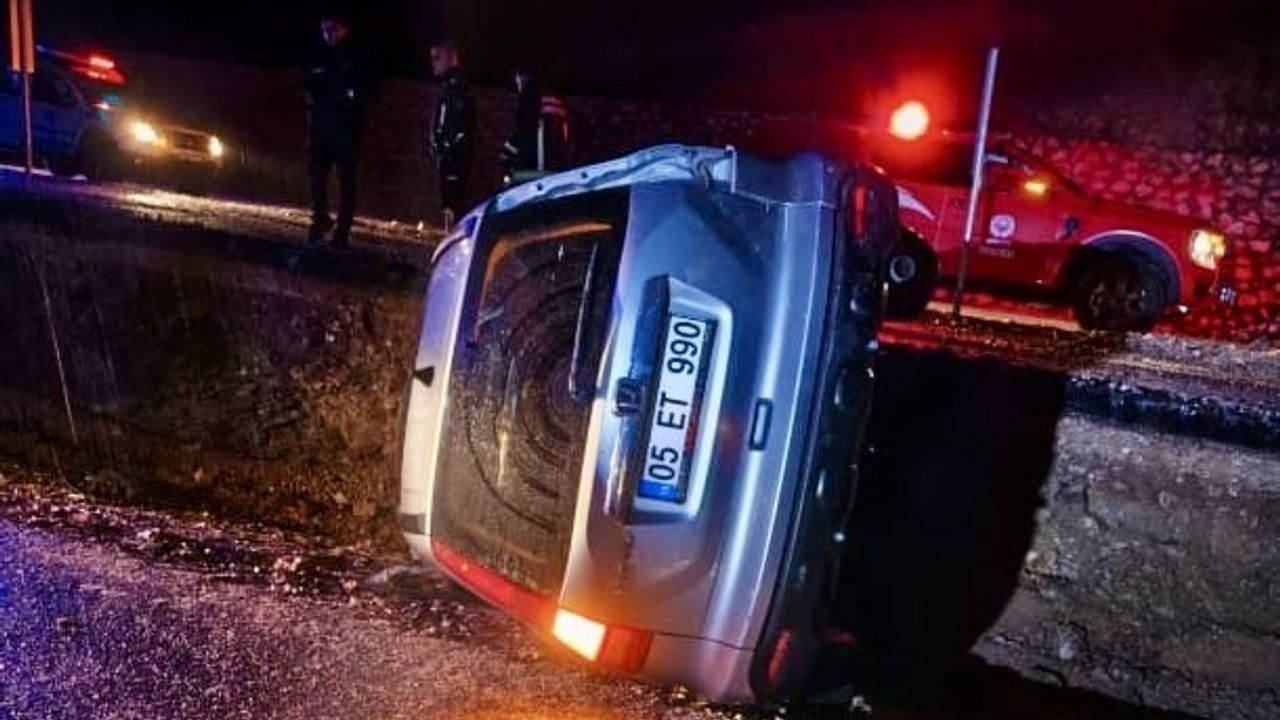 Antalya Akseki’de Kontrolden Çıkan Otomobil Yan Yattı — 3 Yaralı
