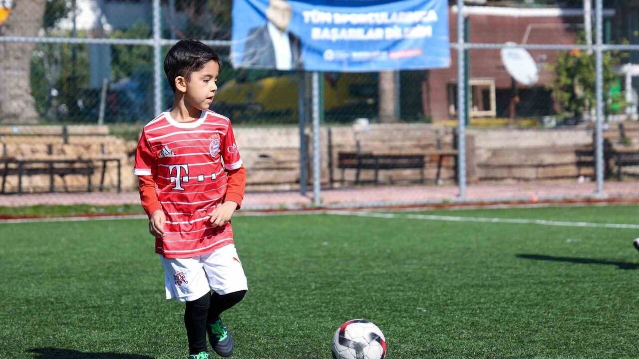 Antalya Büyükşehir’den Çocuklara Tam Destek: Eğitim, Sanat ve Spor