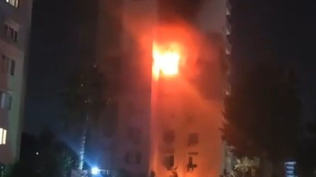 Antalya'da 15 Katlı Binada 5. Katta Patlama ve Yangın: 1 Yaralı