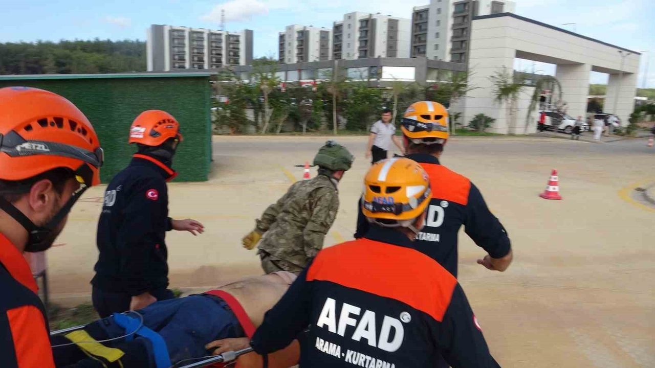 Antalya'da Çalbalı Dağı'nda fenalaşan kişi kurtarılamadı