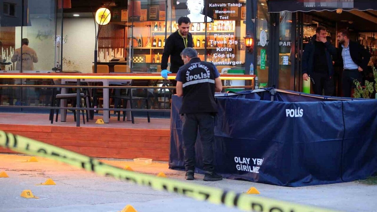 Antalya'da doğum günü cinayeti: Husumeti bitirmek için buluştuğu akrabasını tabancayla öldürdü