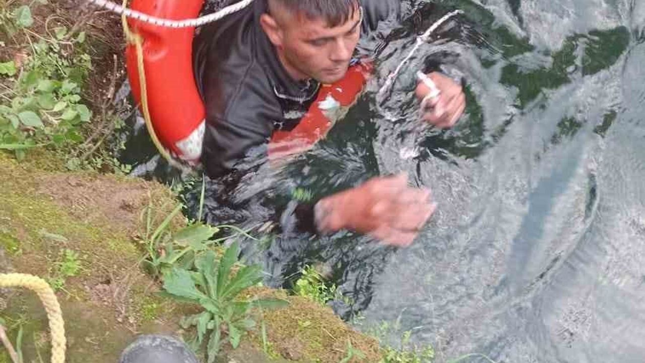 Antalya'da Düden Çayı'na Düşen Kişi İtfaiye ve AFAD Tarafından Kurtarıldı
