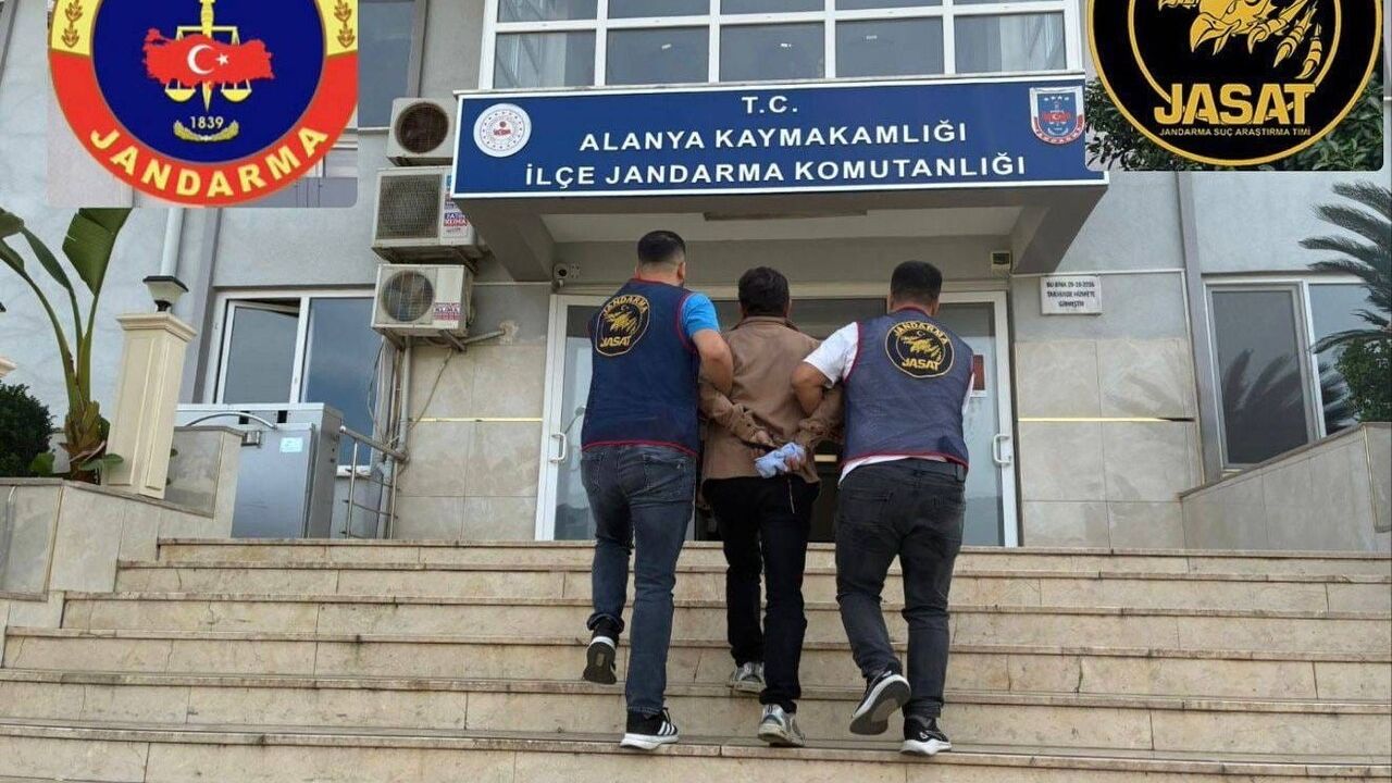 Antalya'da Jandarma 3 Günde 206 Aranan Şahıs Yakaladı
