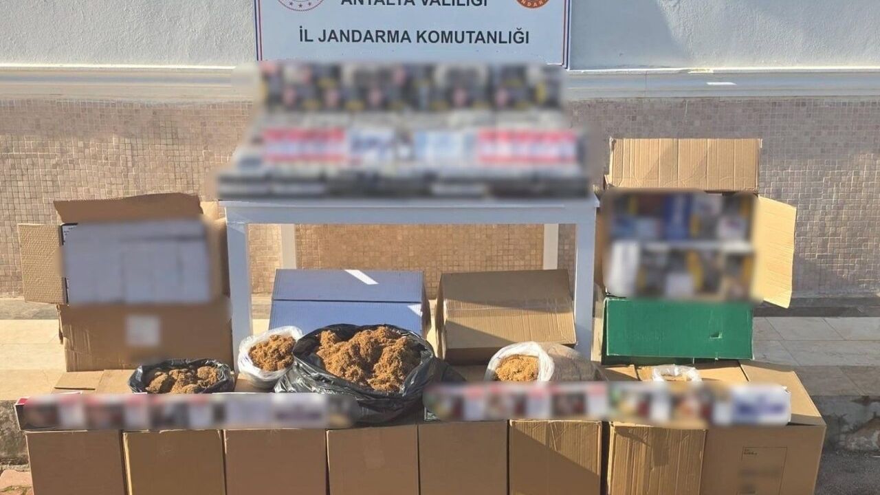 Antalya'da Jandarma Operasyonu: 480 Bin Doldurulmuş Makaron Ele Geçirildi