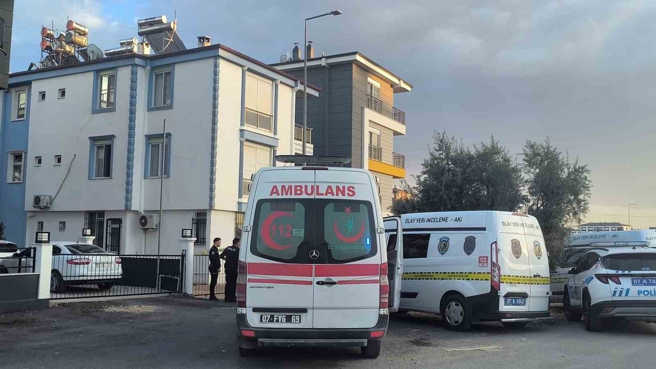 Antalya'da Yıllık İzinli Polis Memuru Aile Katliamı: Eşi ve 2 Kızı Öldürüldü