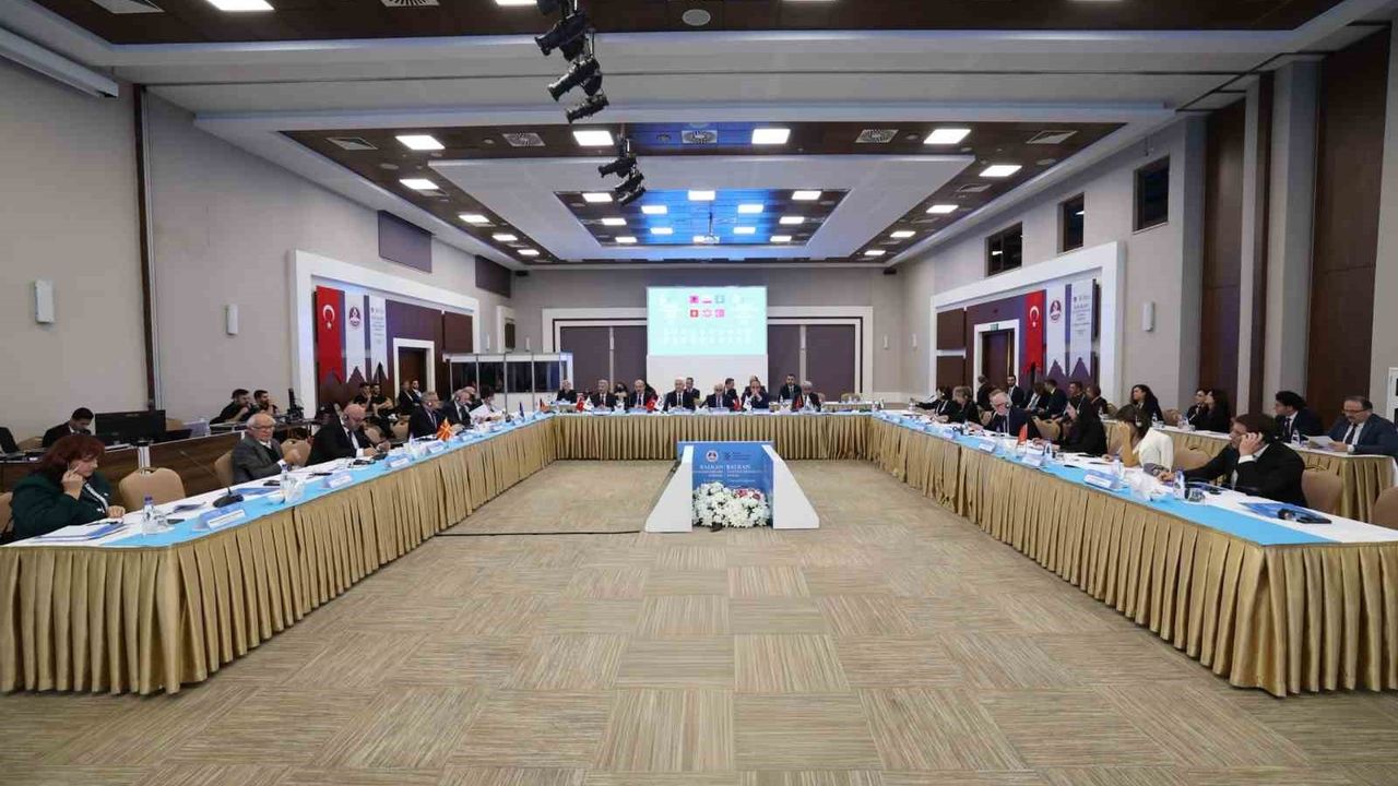 Antalya Deklarasyonu Kabul Edildi — BCCF 3. Konferansı'nda Anayasa Mahkemeleri Resmî Statüye Kavuştu