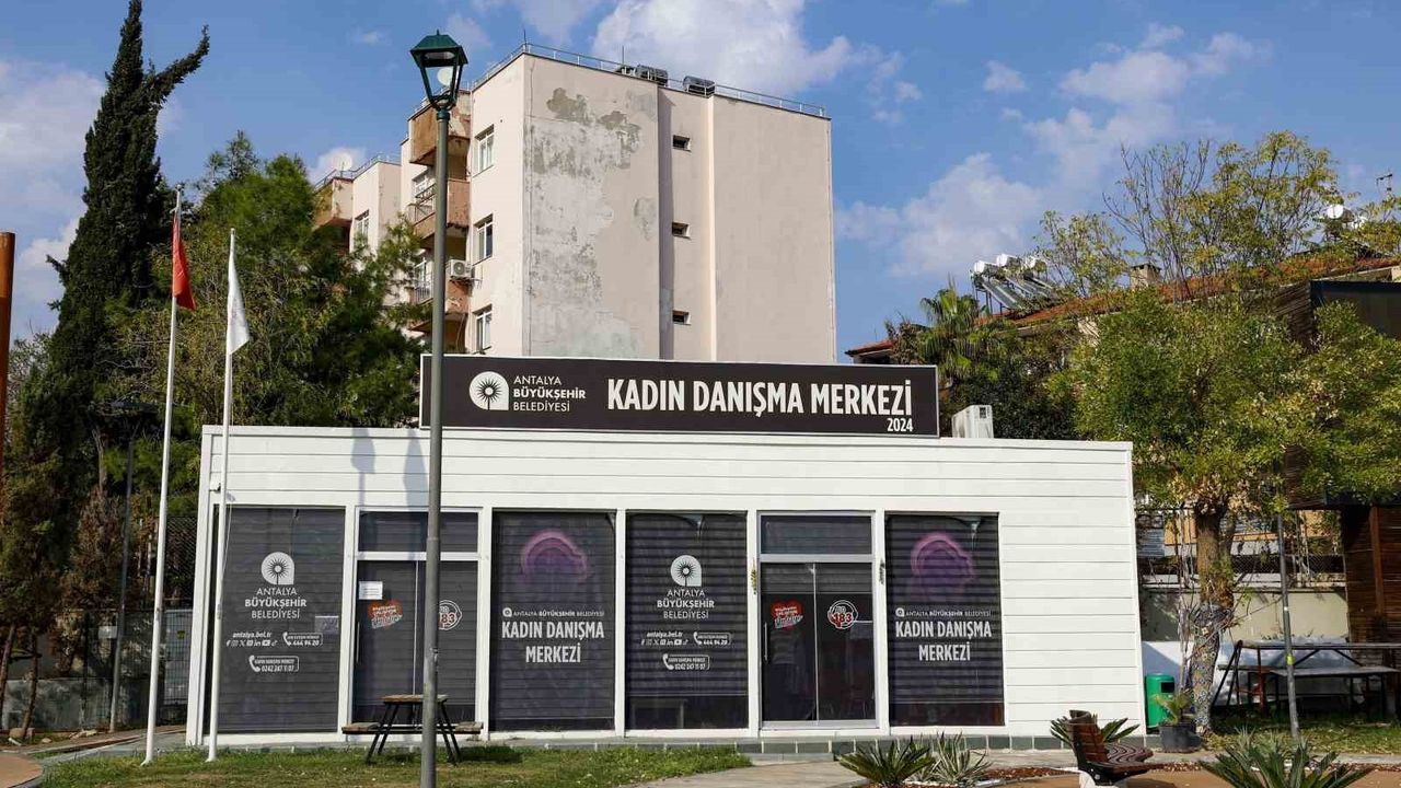 Antalya Kadın Danışma Merkezi'nde İşaret Dili Eğitimi