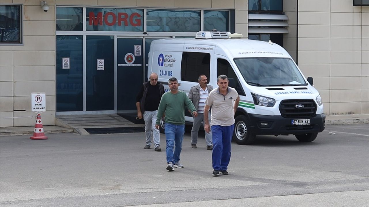 Antalya Kepez'te Bıçaklı Saldırı: Ali Haydar Özyıldırım Hayatını Kaybetti