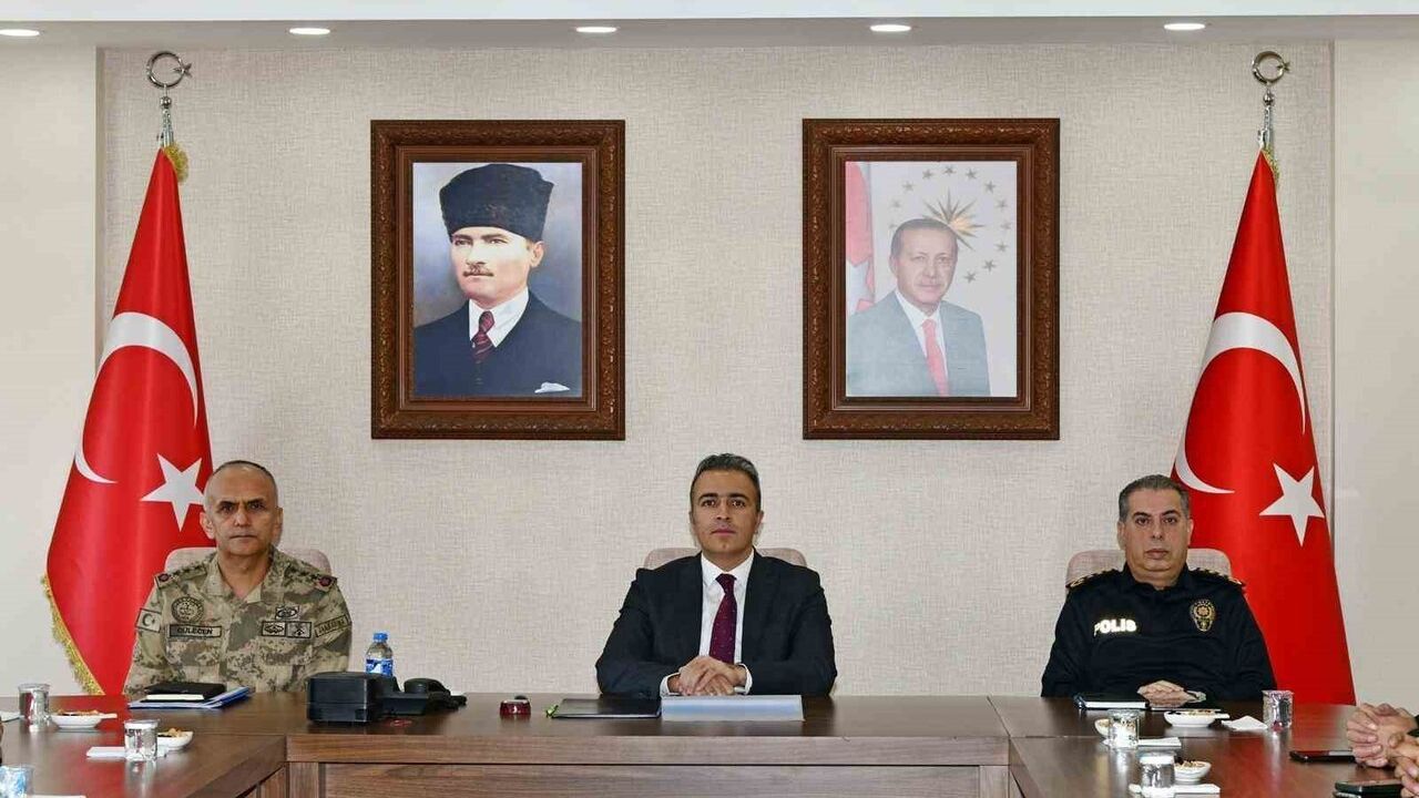Ardahan'da Asayiş ve Güvenlik Değerlendirme Toplantısı — Vali Hayrettin Çiçek'in Değerlendirmesi