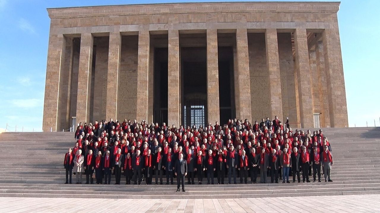 ASO, 62. Kuruluş Yılında Anıtkabir’i Ziyaret Etti