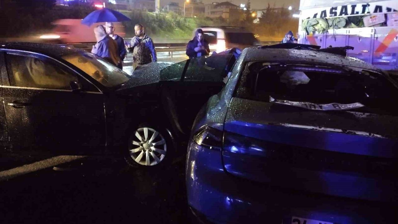 Ataşehir TEM Otoyolu'nda zincirleme kaza: 6 yaralı