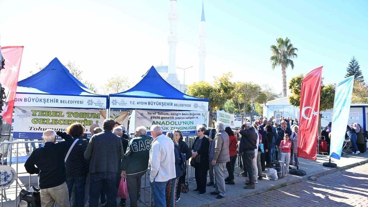 Aydın Büyükşehir'in Ata Tohumları Didim'de Ücretsiz Fide Dağıtımı