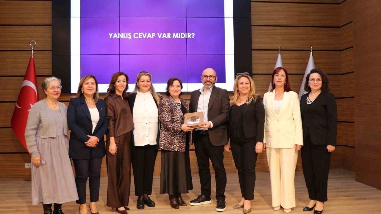 Aydın'da Kadının Emeği Geleceği Şekillendiriyor: AYTO Sertifika ve Protokol Etkinliği