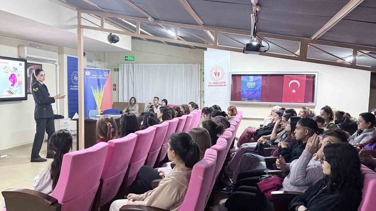 Aydın'da Öğrencilere Kadına Yönelik Şiddet Bilinçlendirmesi