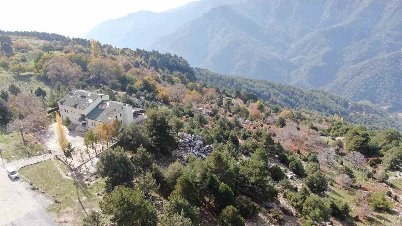 Aydın'da Viraneye Dönen Paşa Yaylası Oteli Yeniden Canlanma Bekliyor