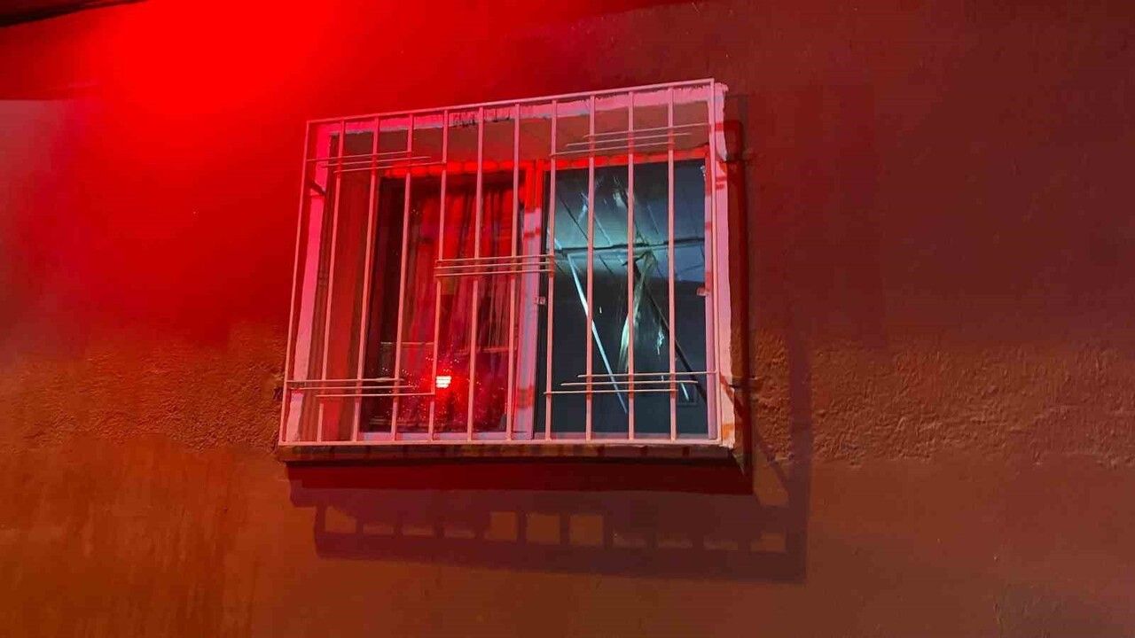 Aydın Efeler'de Ev Yangını: Yaşlı Kadın Evsiz Kaldı