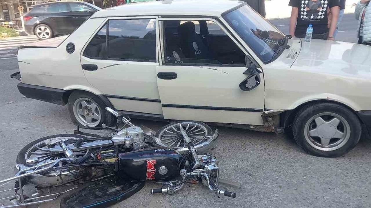 Aydın Efeler'de Hatalı Sollama Kazası: 2 Yaralı