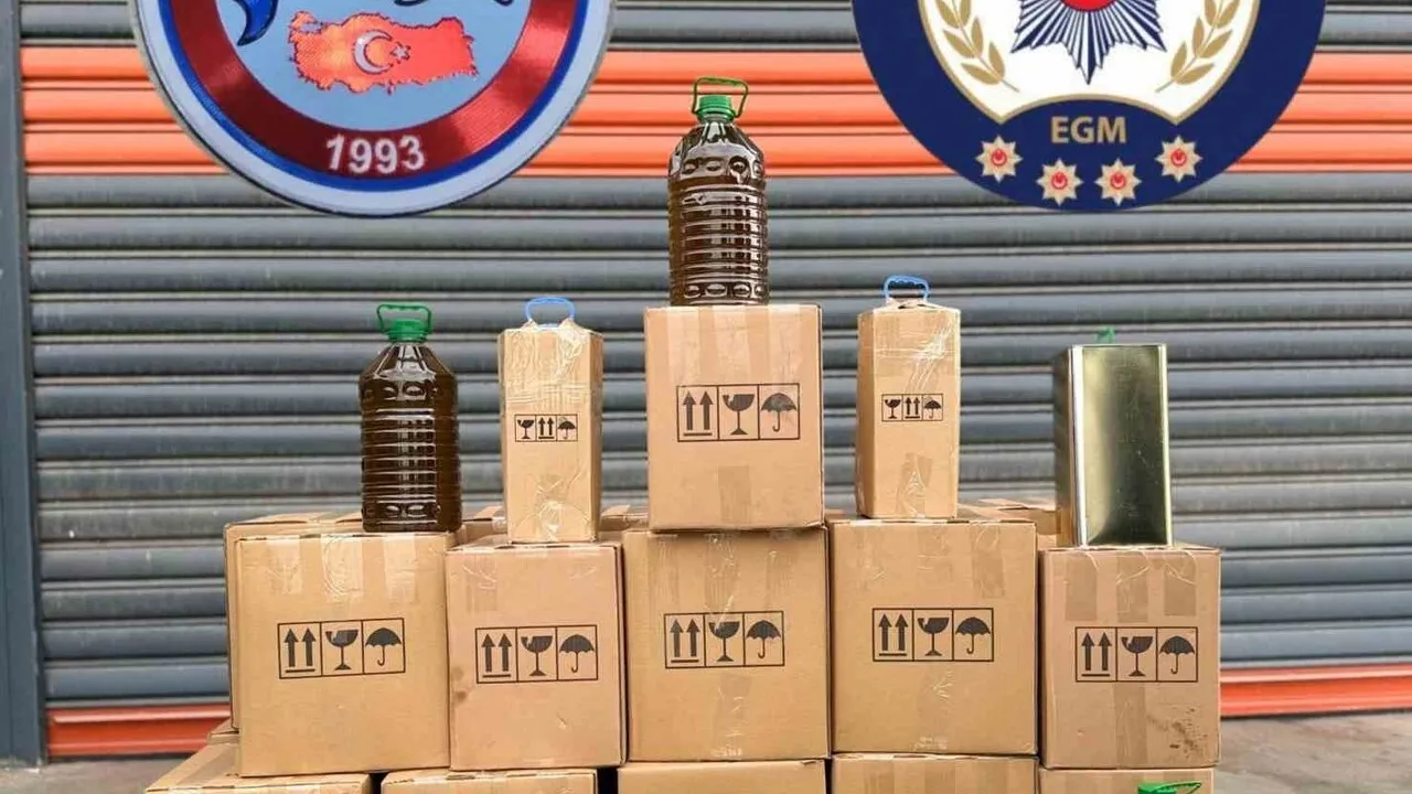 Aydın Efeler'de Polis Operasyonu: 434 Litre Karışık Bitkisel Yağ Ele Geçirildi