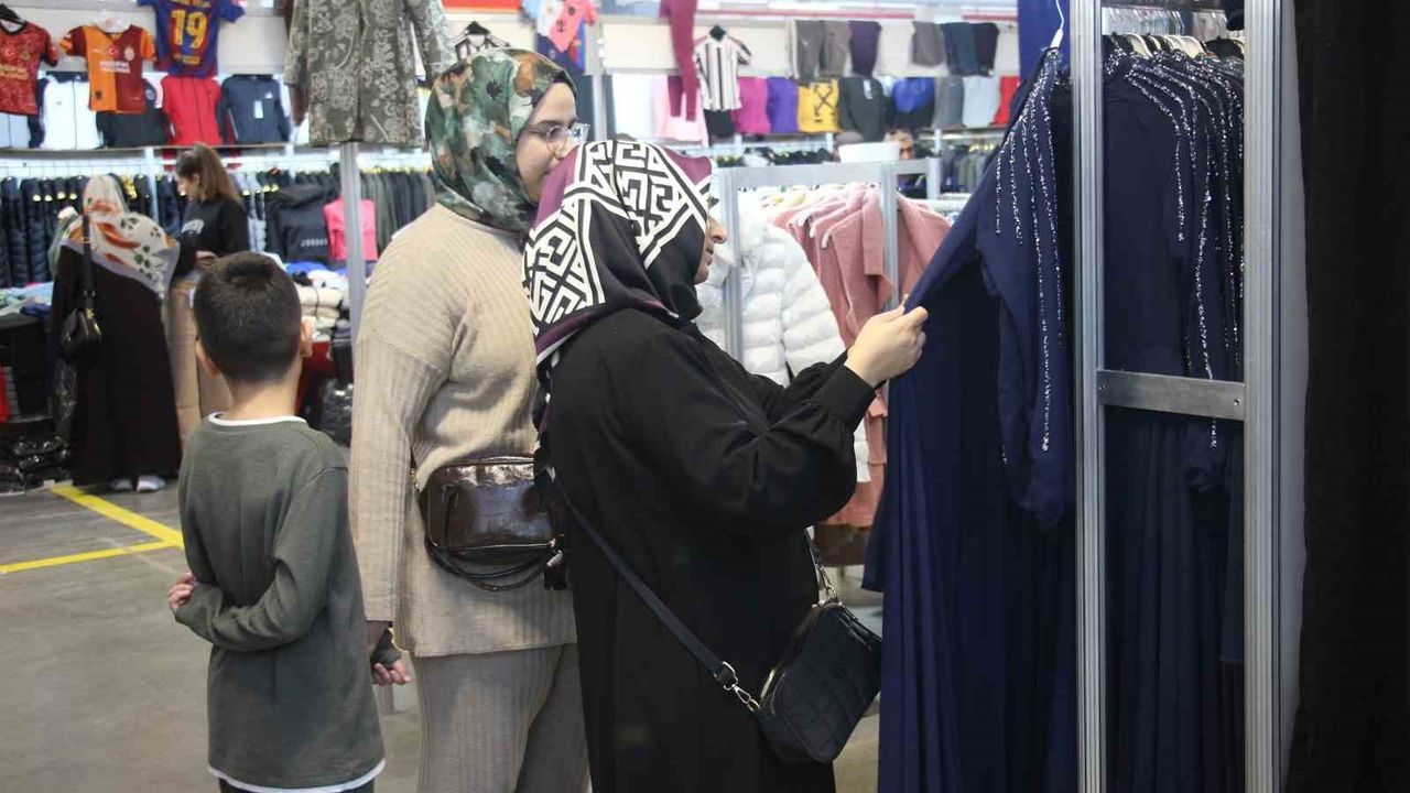 Aydın Giyim Festivali: Tesettür ve 50’nin Üzerinde Mağaza Yoğun İlgi