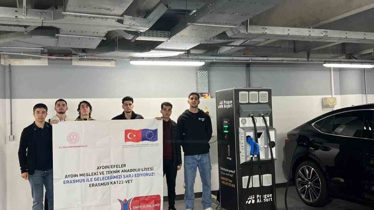 Aydınlı Liselilerden Uluslararası Başarı: Elektrikli Araç Şarjında Erasmus Deneyimi