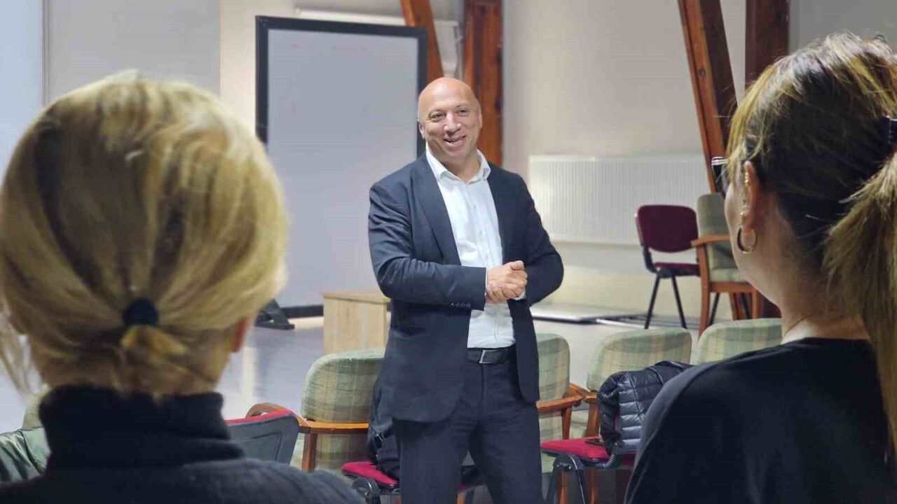 Ayvalık'ta Öğretmenlerden Halk Dansları Projesi: Ayvalık Maarif Topluluğu