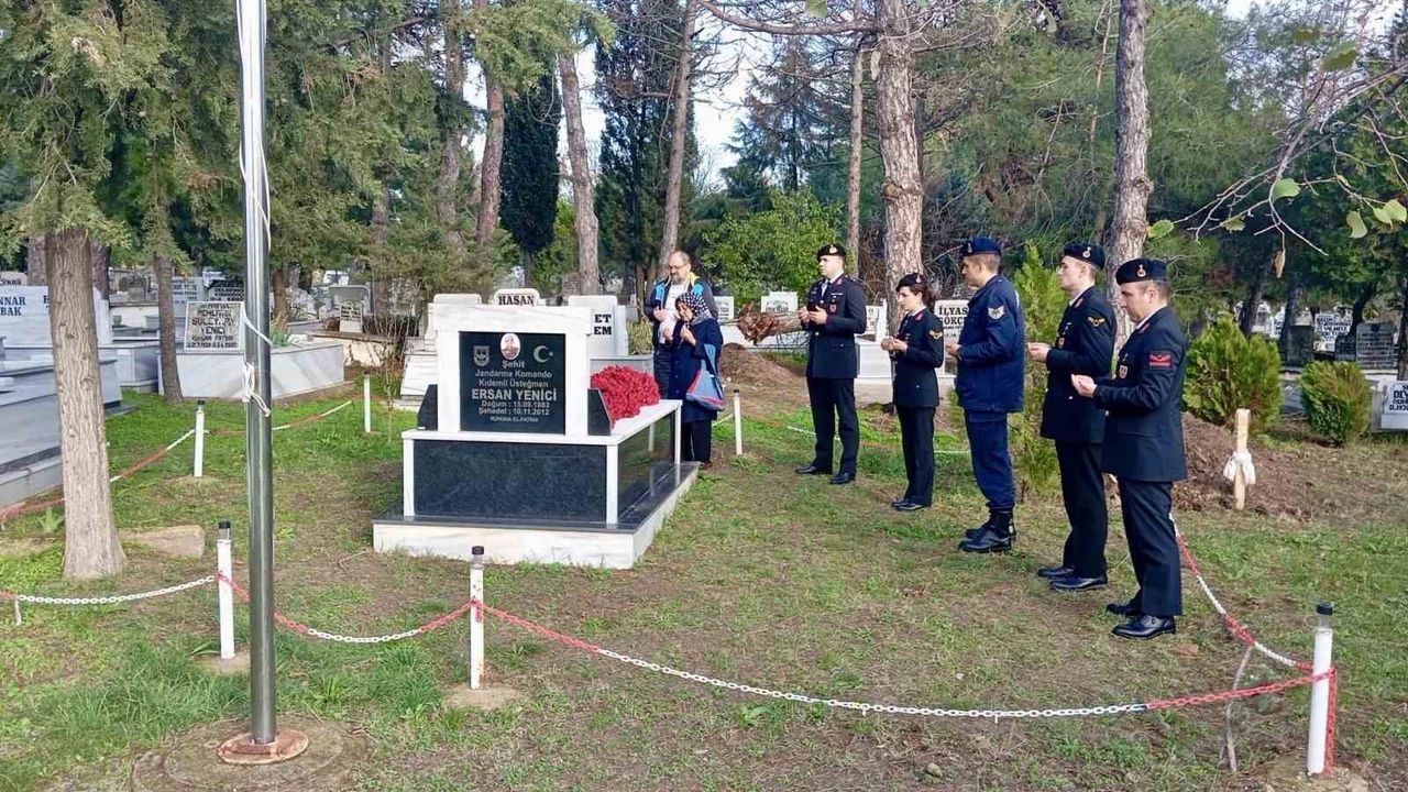 Babaeski’de Şehit Jandarma Üsteğmen Ersan Yenici Mezarı Başında Anıldı