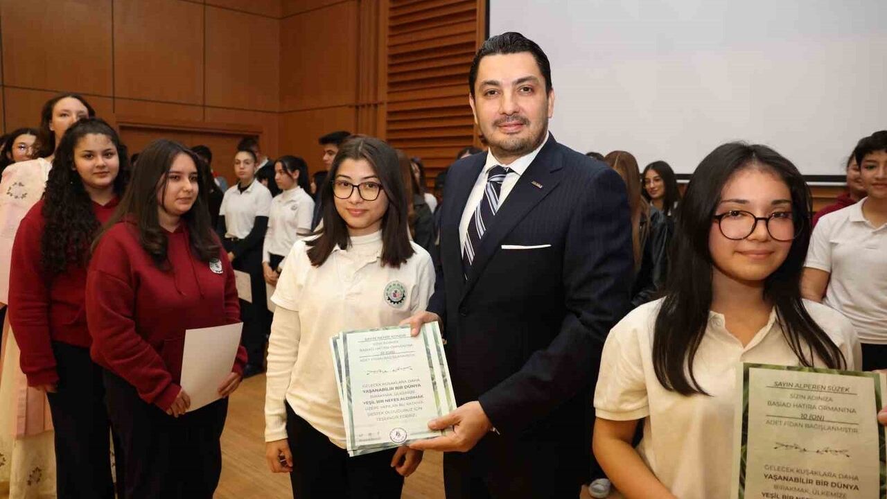 BabaFest 2025’te DOSTEK Koleji Öğrencilerine Sertifikalar Verildi