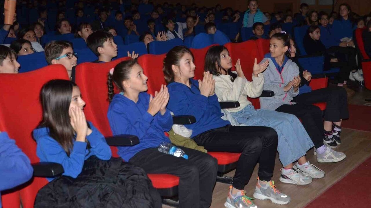 Bafra'da 'Bir Kooperatif Macerası' sahnelendi — Öğrencilere Kooperatifçilik Dersi