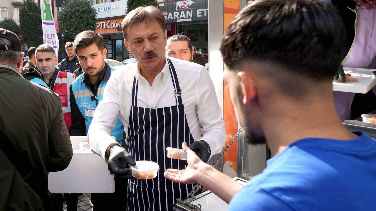 Bahçelievler’de 20 Şehit İçin Mevlit Okutuldu, Lokma Dağıtıldı