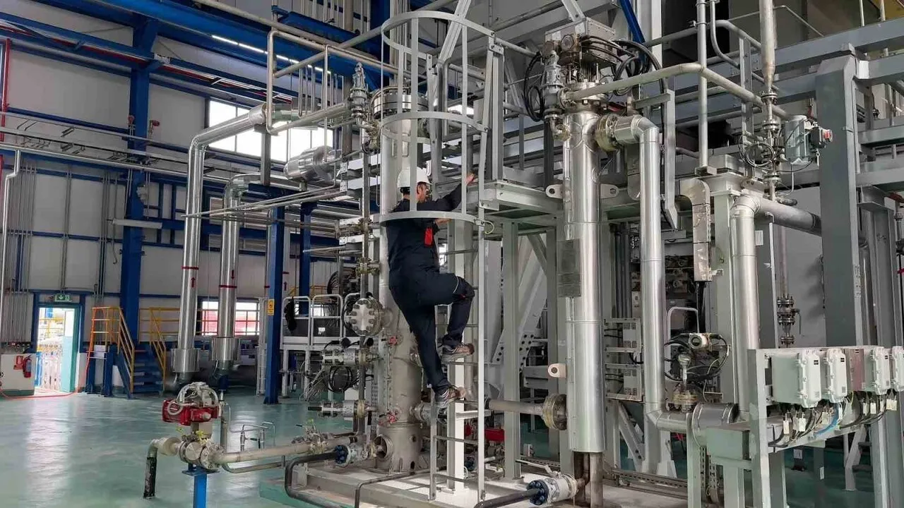 Bakan Bayraktar: Doğal Gaz Depolarımız Yüzde 100 Dolu — Kışa Hazırız