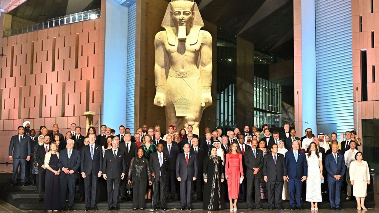 Bakan Ersoy, Büyük Mısır Müzesi Açılışına Katıldı