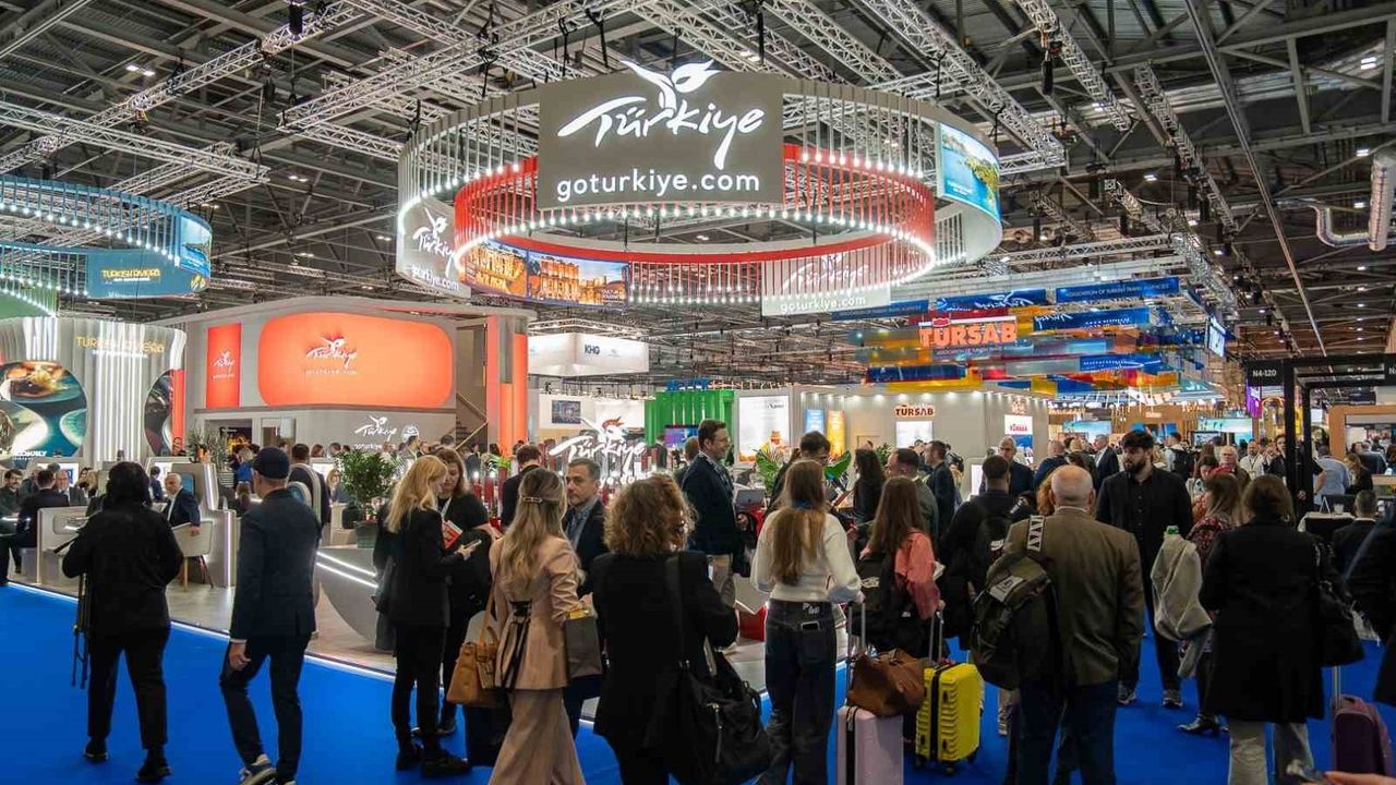 Bakan Ersoy: Turizmde 64 milyar dolar hedefine emin adımlarla