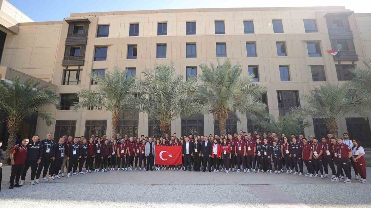 Bakan Osman Aşkın Bak Riyad’da Milli Sporcularla Buluştu