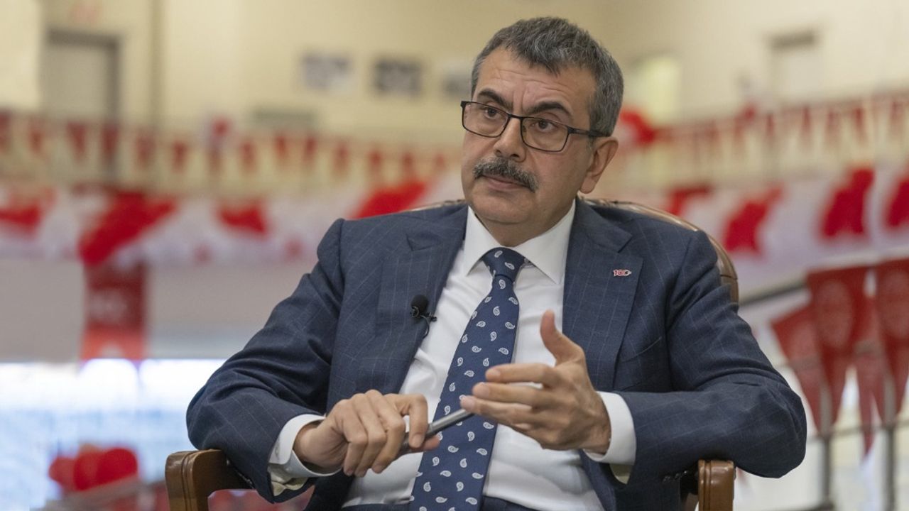 Bakan Tekin: Lise Süresi Kısalacak mı? 'İngiltere Modeli' İşaret Edildi