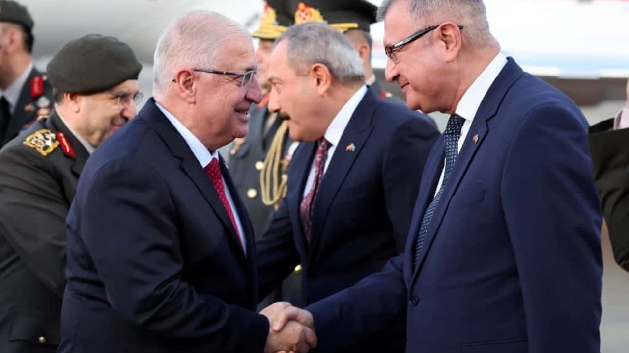 Bakan Yaşar Güler Bakü’ye Geldi: 2. Karabağ Zaferi'nin 5. Yılı Kutlamalarına Katılacak