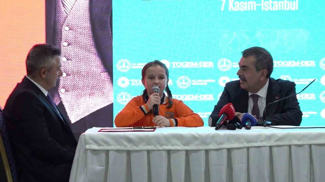 Bakan Yusuf Tekin'in Can Gür İlkokulu Ziyaretinde Sıcacık Anlar