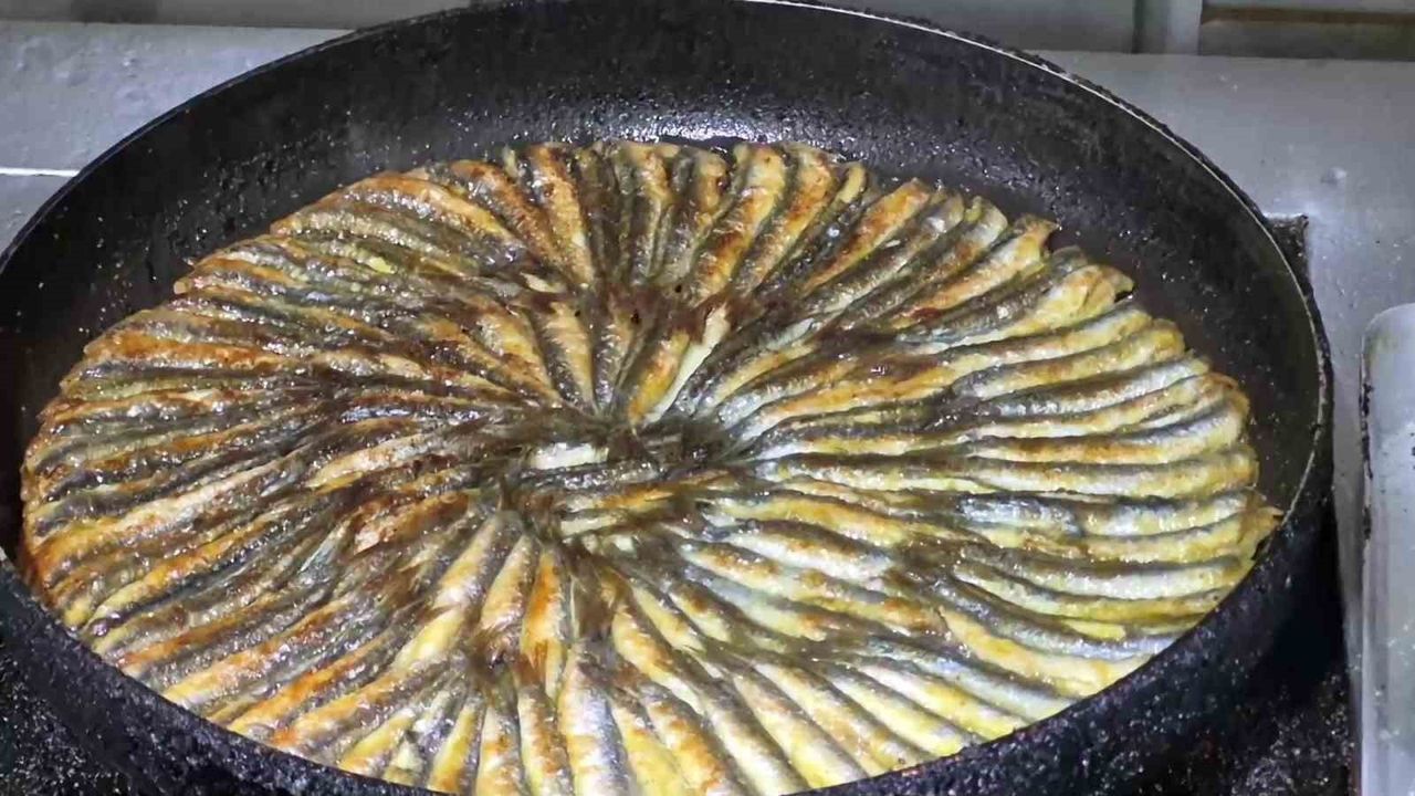 Balık Ustasından Hamsi Pişirme Püfleri: Mısır Unu ve 6 Dakika