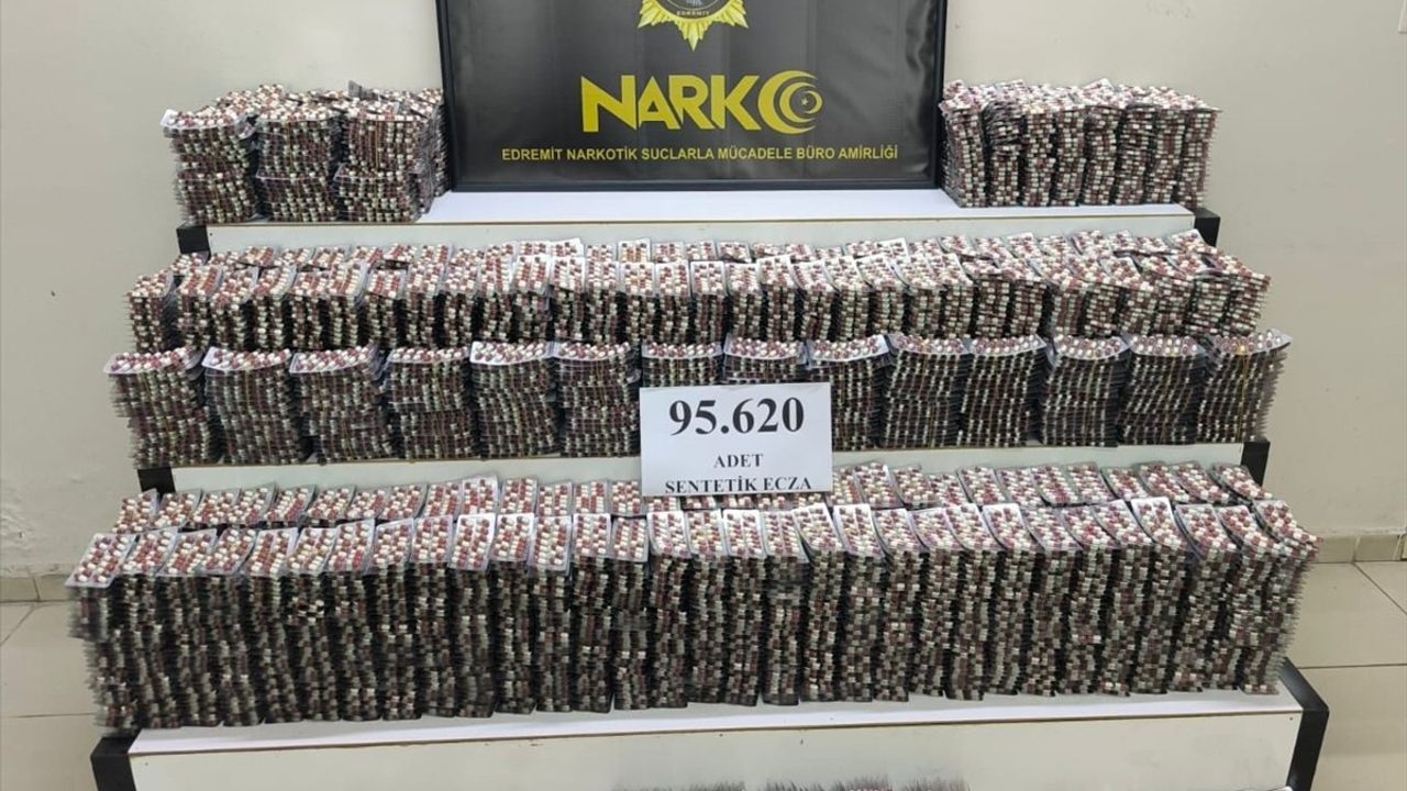 Balıkesir'de Burhaniye Operasyonunda 95 bin 620 Uyuşturucu Hap Ele Geçirildi