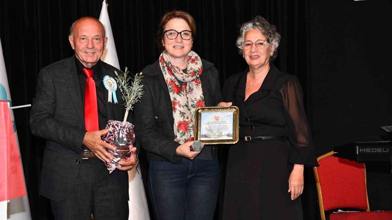 Balıkesir'de Cumhuriyet Söyleşisi ve Halil Soyuer Anma Gecesi