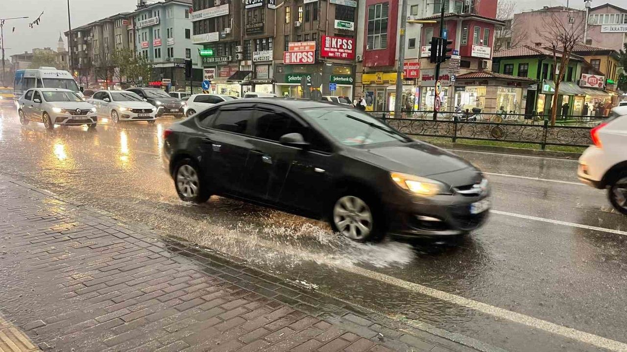 Balıkesir'de Ekim Yağışı 100 Kat Arttı: Metrekareye 120 kg